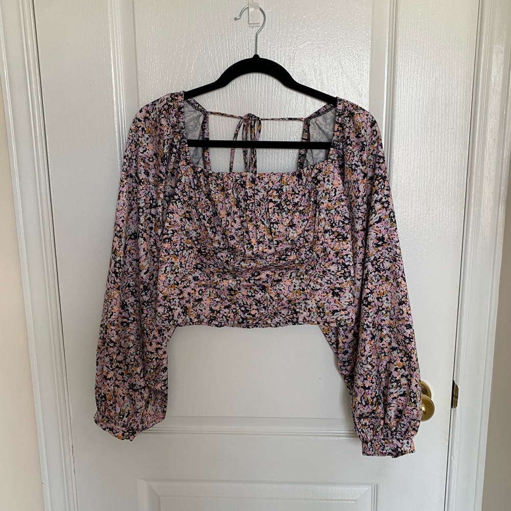 Dynamite Floral, Ruched, Puff-Sleeve Crop Top